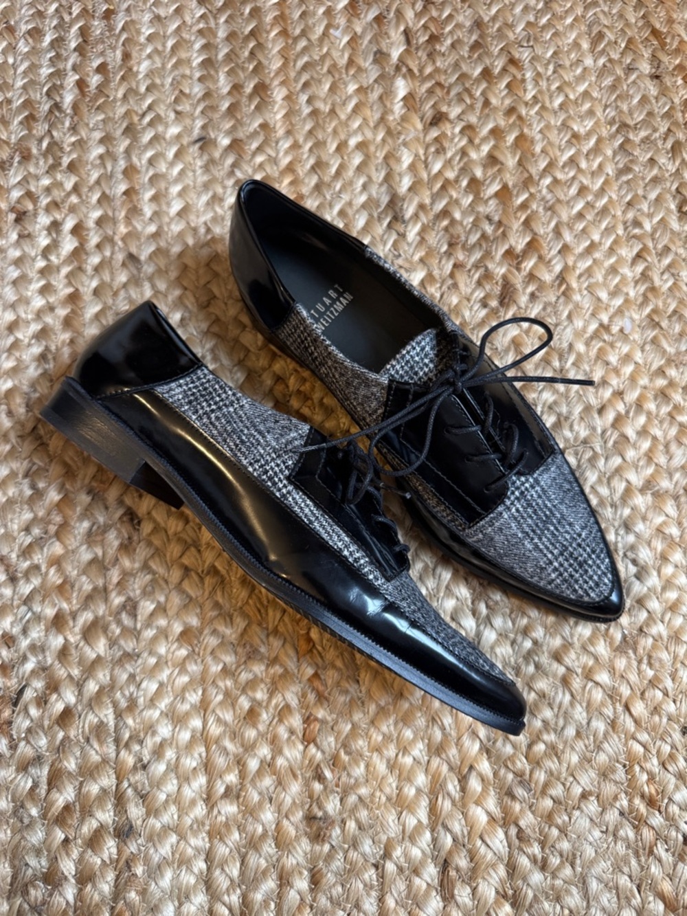 Stuart Weitzman 6.5M Leman Oxford Point Toe Shoes Houndstooth Tweet Patent